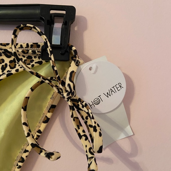 SOLD🌟 leopard print swimsuit bottoms - Picture 3 of 4